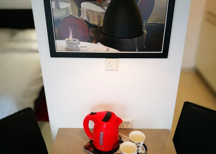 Mandarina Luxembourg ストラッサン